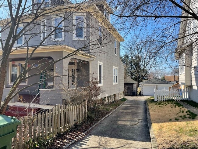 Photo - Lauraville 4-Bedroom, 2-Bathroom American Foursquare Home with Beautiful Outdoor Space