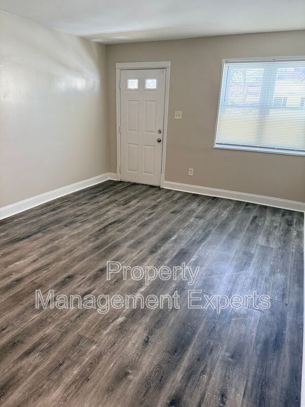 Photo - 1841 N Dinwiddie St