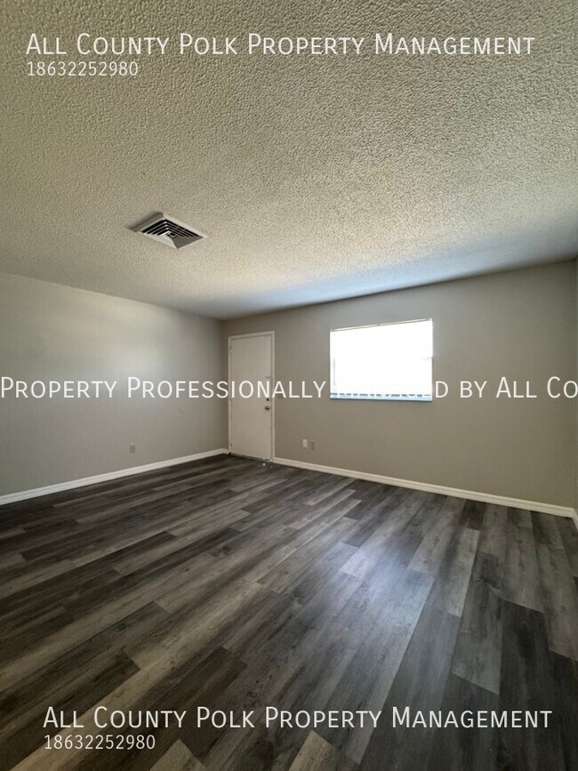 Photo - 422 Ellerbe Way