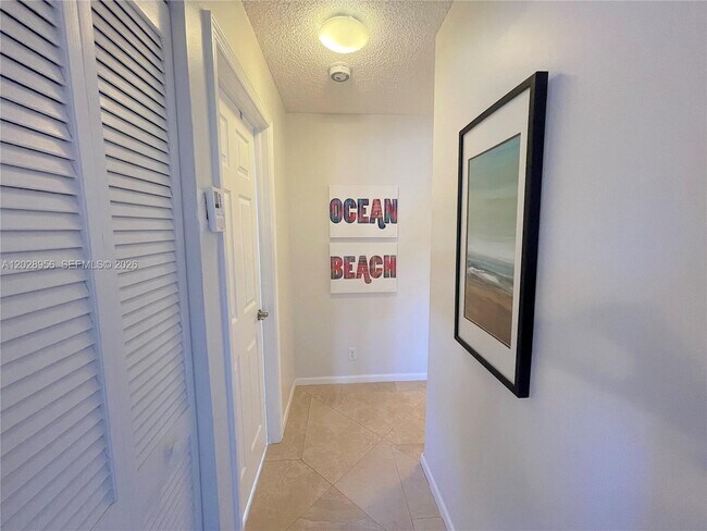 Photo - 4923 SW 33rd Way