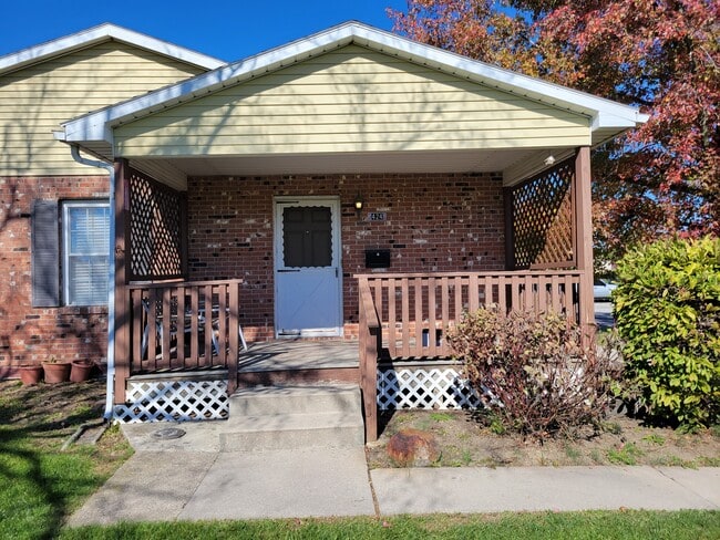 Building Photo - 424 Heritage Cir Unit 424 Heritage Circle