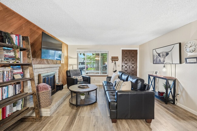 Photo - 3111 NE 51st St