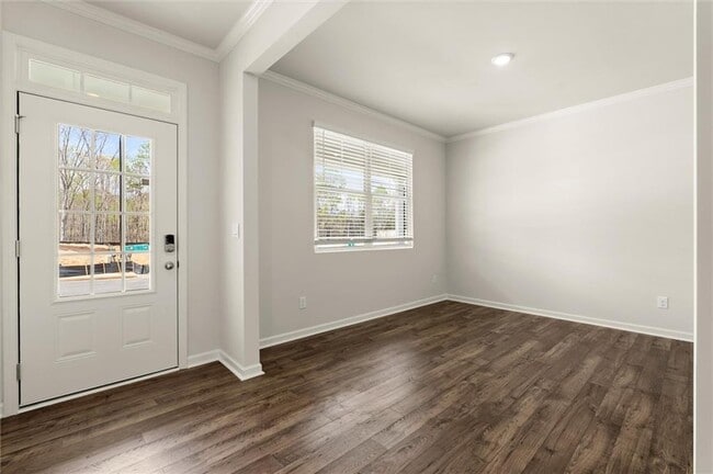 Photo - 127 Landsdowne Way SE