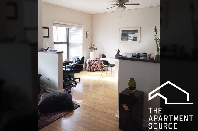 Photo - 724 W Roscoe St Unit 2N