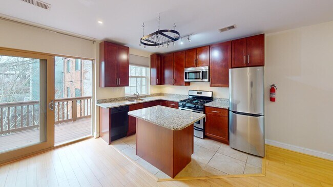 Photo - 409 17th St SE