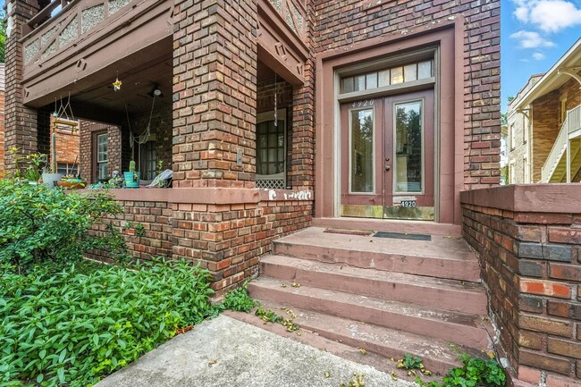 Beautiful 3-Bedroom Triplex in the Munger ... - Beautiful 3-Bedroom Triplex in the Munger ...
