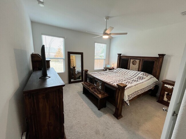 Photo - Beautiful Newer 3-2-2 with WOW Yard! May 2026 Move-in!