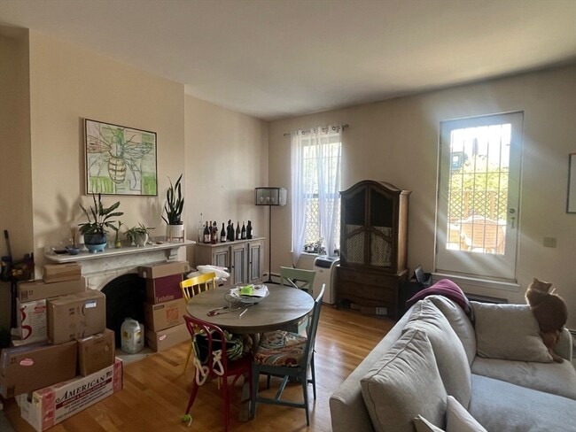 Photo - 565 Massachusetts Ave Unidad 3