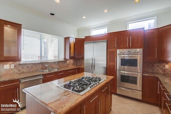 Bright & Spacious 4Bdm 3Ba Home in San Diego!