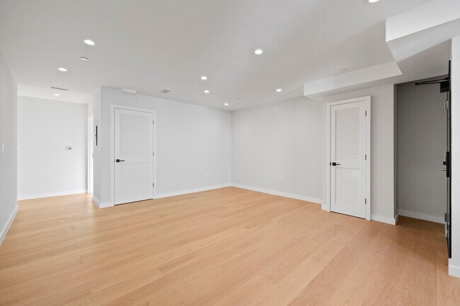 Photo - 693 Sutter St Unit 201