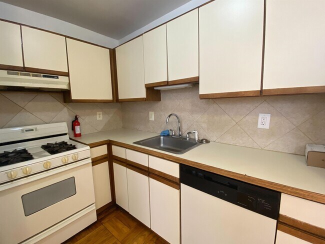 Photo - 164 Ogden Ave. Unit 102