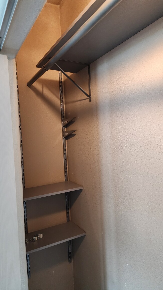 Photo - 2009 Wavell St