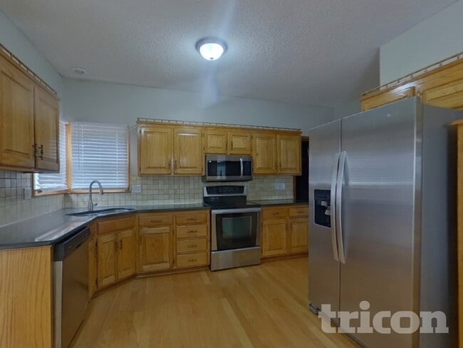 Photo - 11505 Riley St