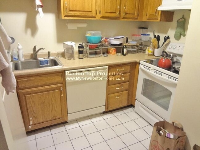 Photo - 65 Hemenway St Unidad 8 Rental