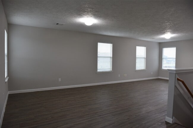 Photo - 18214 Tupper Bend Ln