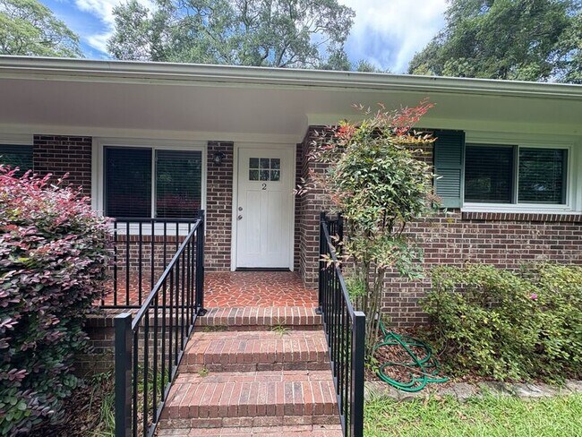 Photo - 107 Strode Cir