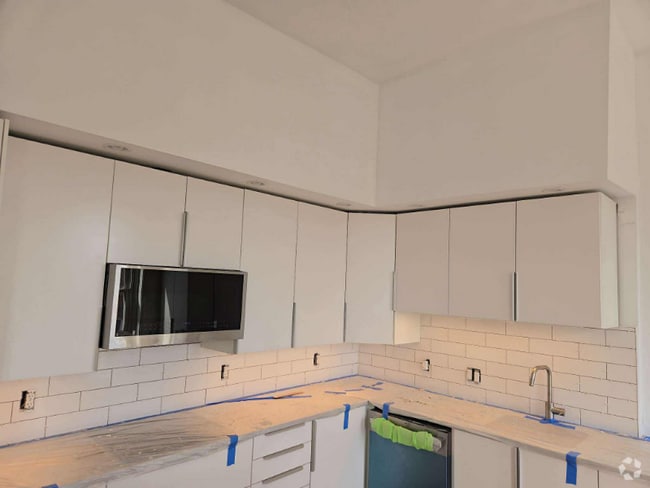 Building Photo - 204 W Washington St Rental