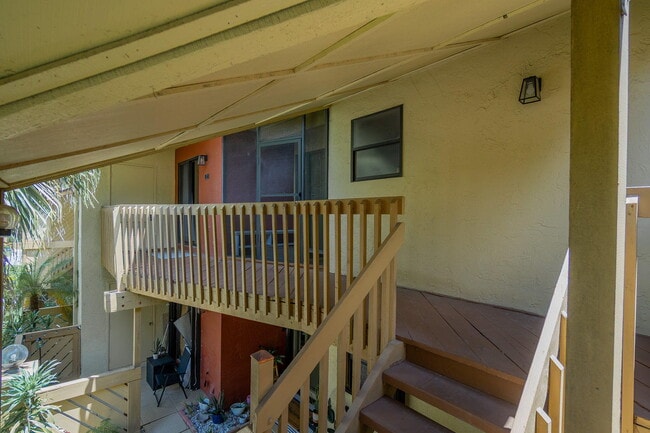 Building Photo - 13115 Belhaven Ct Unit 27