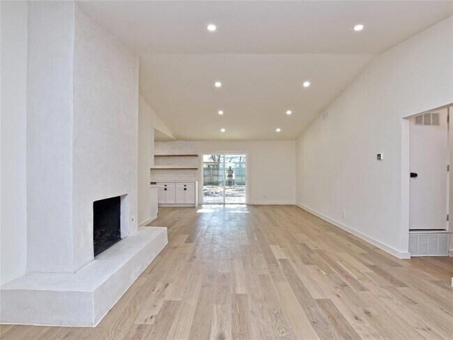 Photo - 5903 Gateshead Dr