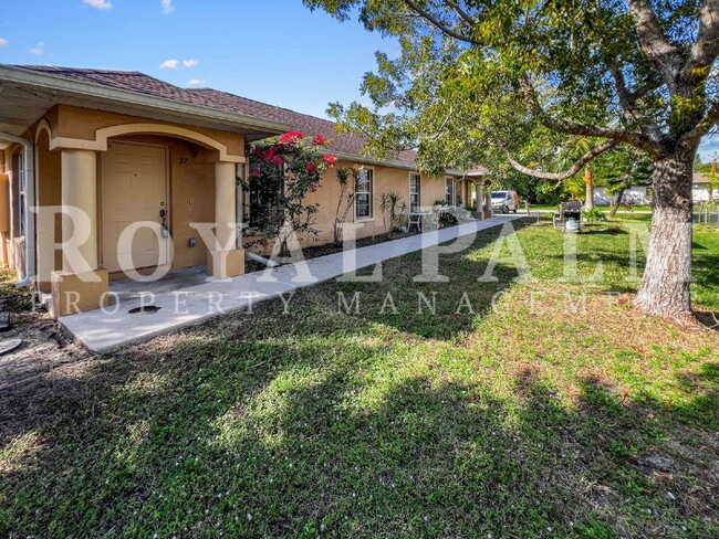 Building Photo - 2 Bed, 2 Bath Duplex on First Street – Washer & Dryer Included, Pet-Friendly, Minutes from Downto...