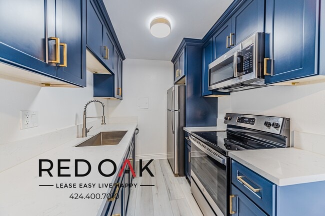 Photo - 1757 N Orange Dr Unit 204