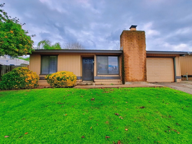 Building Photo - 4090-4094 N. Feland Ave. Unit 4094