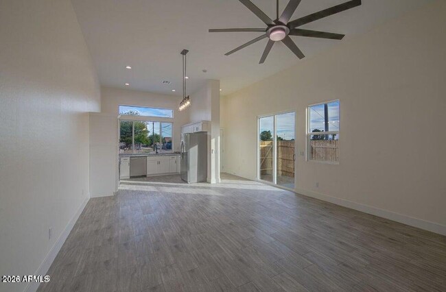Photo - 212 2nd Ave E