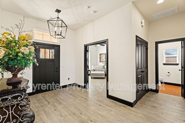 Photo - 2805 Crystal Creek Dr