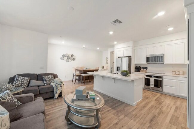 3074 Seaspray Walk