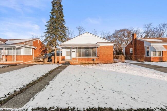 Photo - 28232 Edward St