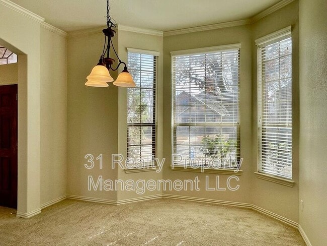 Photo - 6304 Blackstone Dr