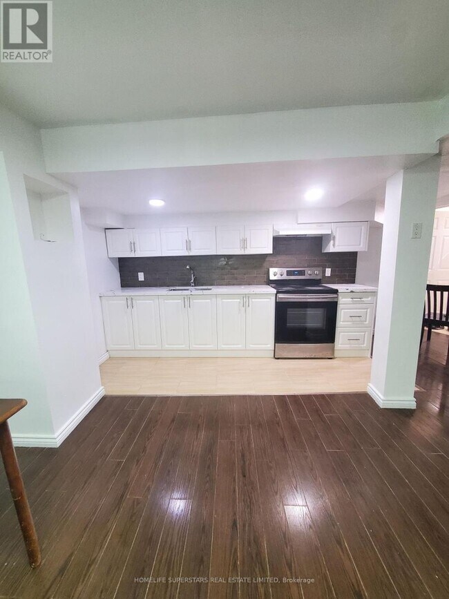 Photo - 6096 Windfleet Cres