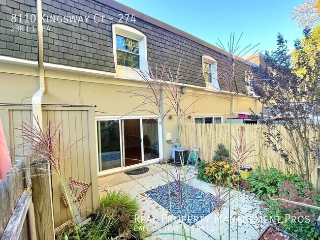 Photo - UPDATED 2 BEDROOM HOME - PRVATE BACK YARD ...