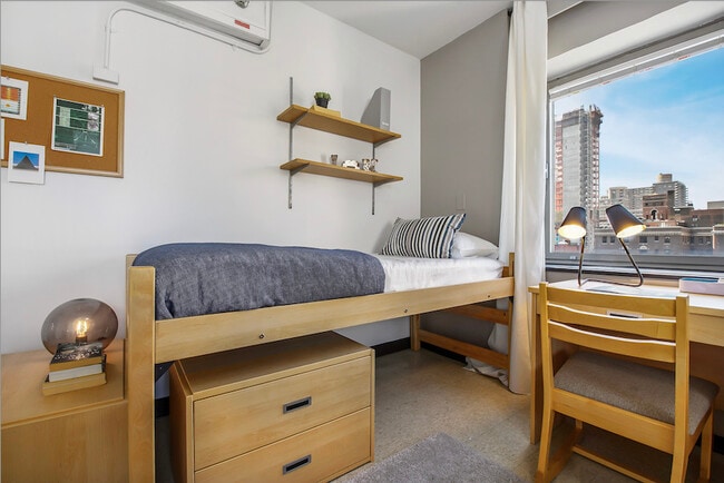 1395 Lexington Ave