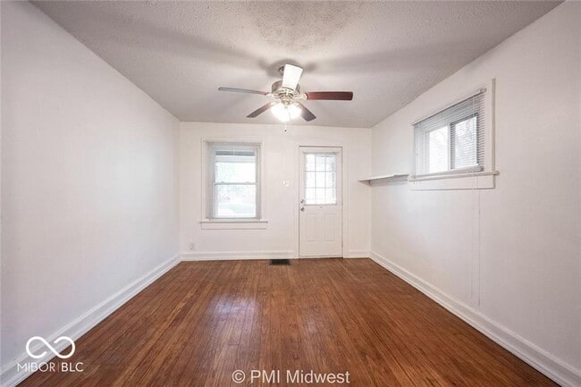 Photo - 1450 N Gladstone Ave