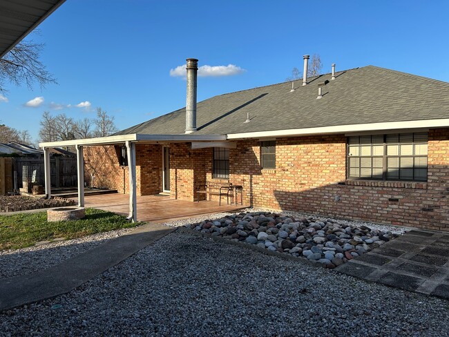 Back yard / Rock Garden - 2856 Woodbrook Dr House