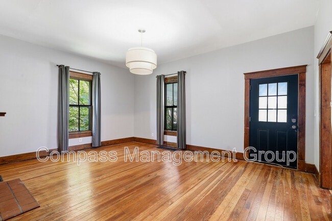 Photo - 424 E Burwell Ave