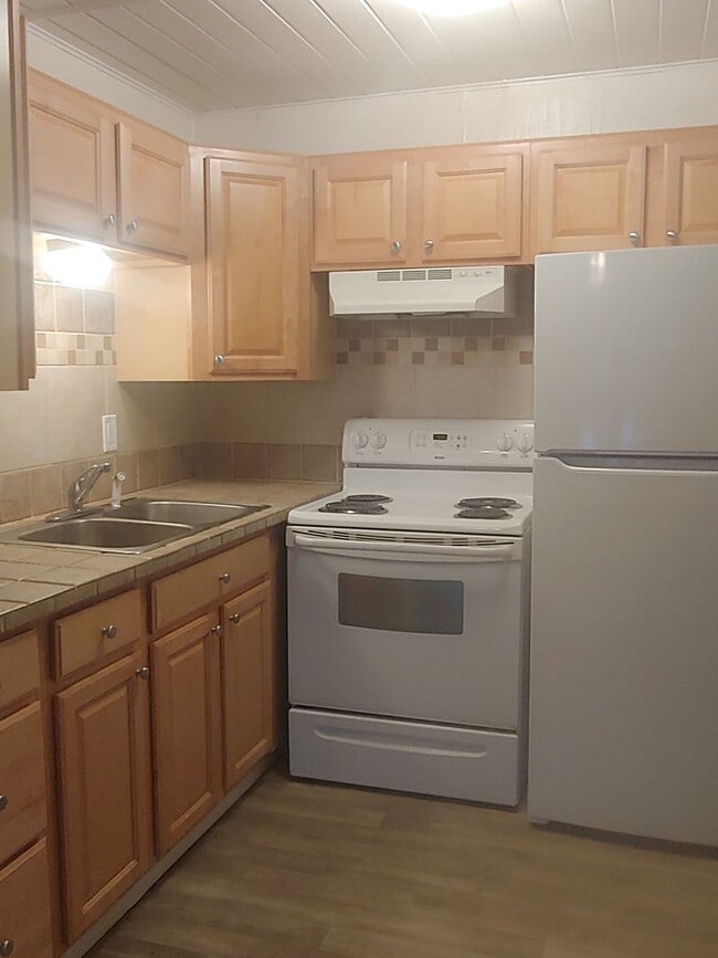 Photo - Must See!!! Lake view! 2 Bedroom Rental!