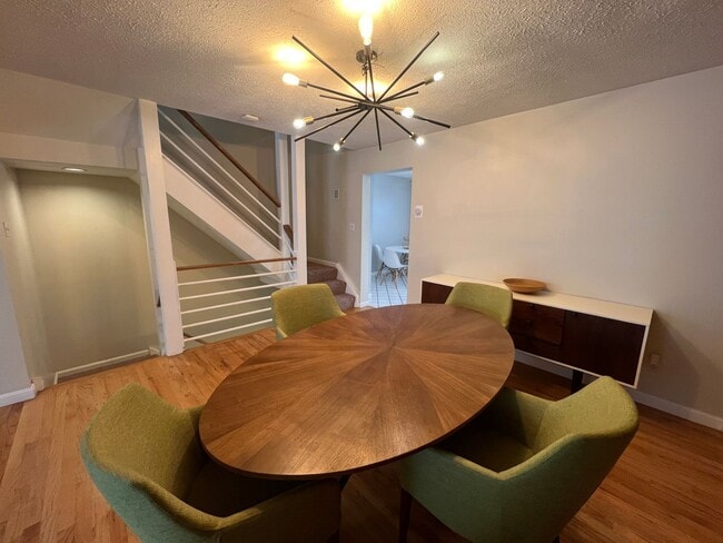 Photo - Beautiful Townhome in Private cul-de-sac i...