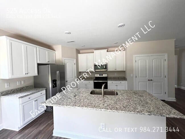 Photo - 525 Access Dr