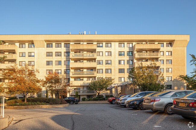Photo - Elmwood Park Condominium II