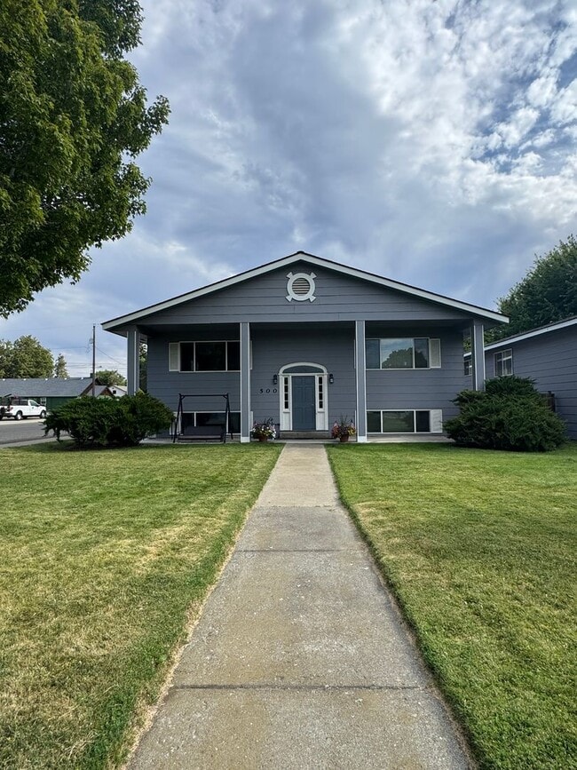 Building Photo - 500 W 12th Ave Unit #3 Rental