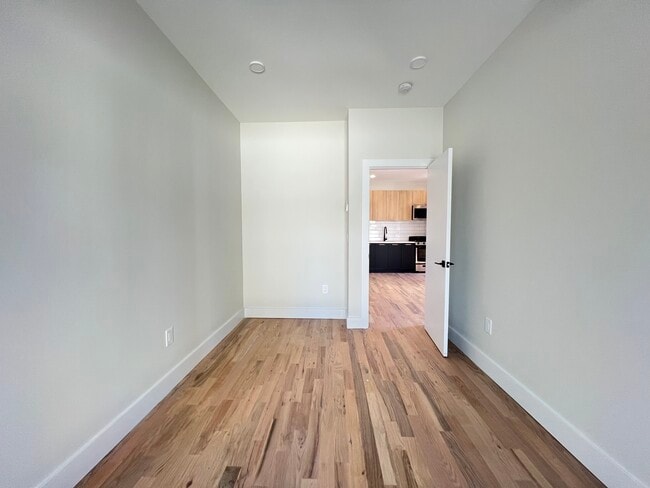 Unit 2B - 46 Van Reipen Ave Unit 2B