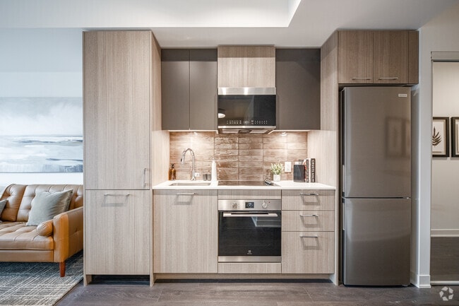 1BR, 1BA - 576SF - Kitchen