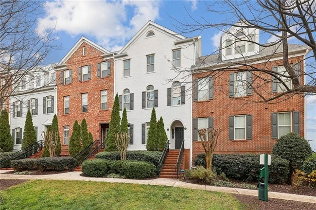 Building Photo - 305 Le Gran Bend