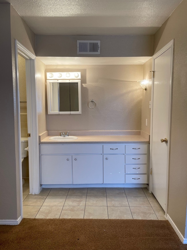 Tara Apartments San Antonio, TX