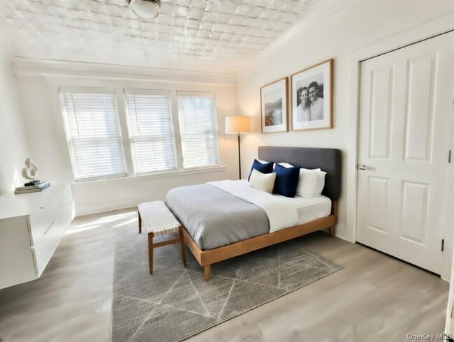 Photo - 611 St Lawrence Ave Unit 2