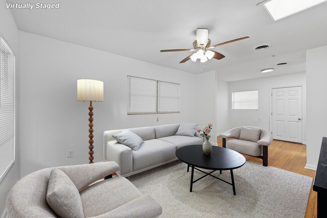 1901 Dahlia Dr