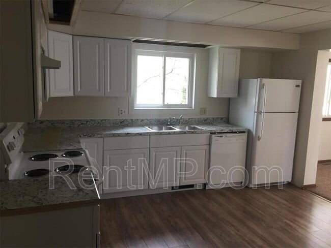 Photo - 1606 W Broadway St