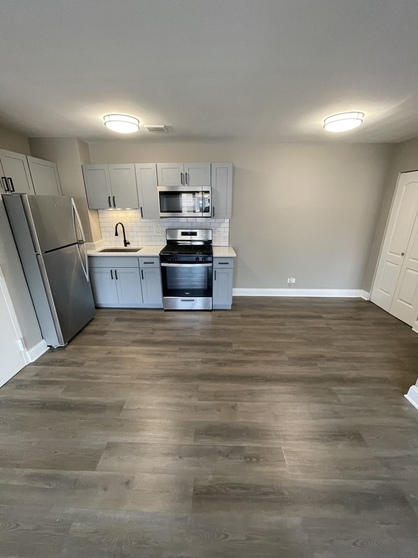Photo - 21 N Dryden Pl Condo
